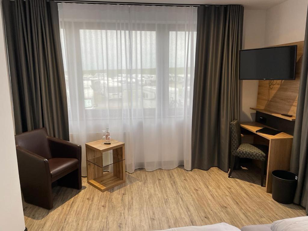 Meerzeit Strandhotel Neuharlingersiel Exterior foto