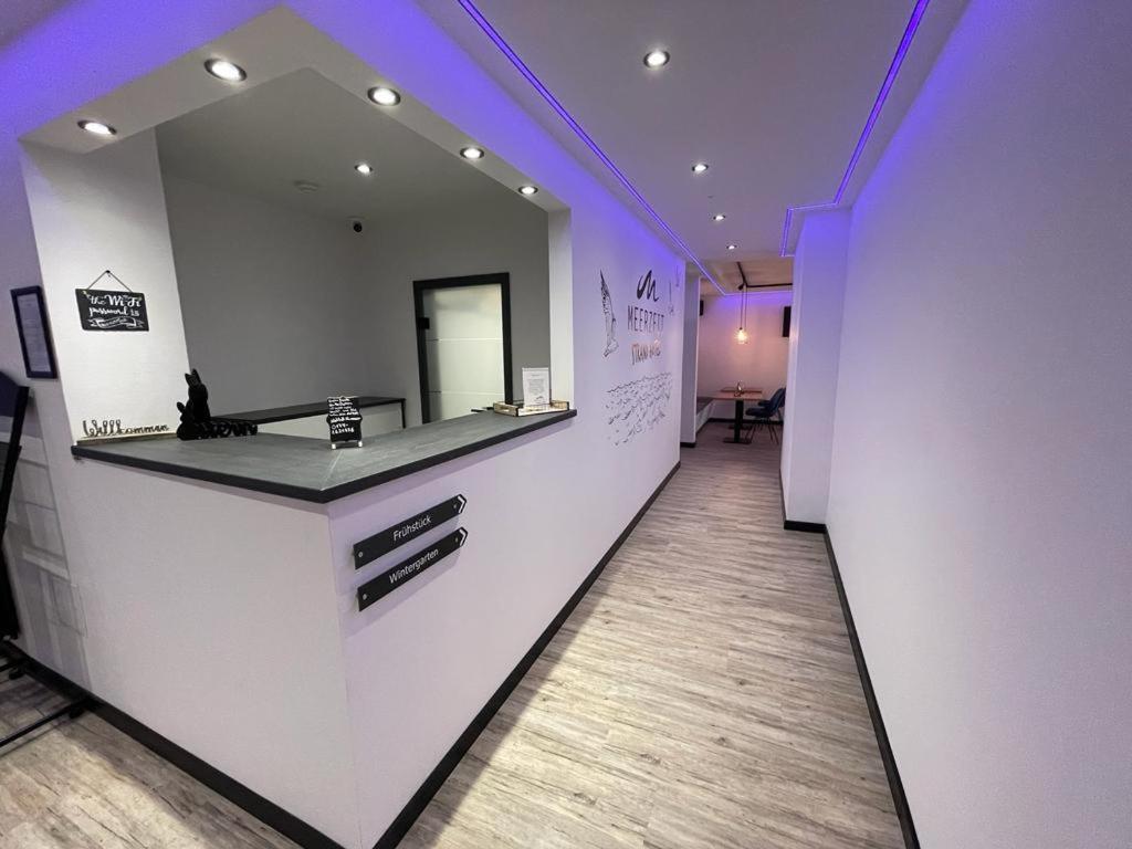 Meerzeit Strandhotel Neuharlingersiel Exterior foto
