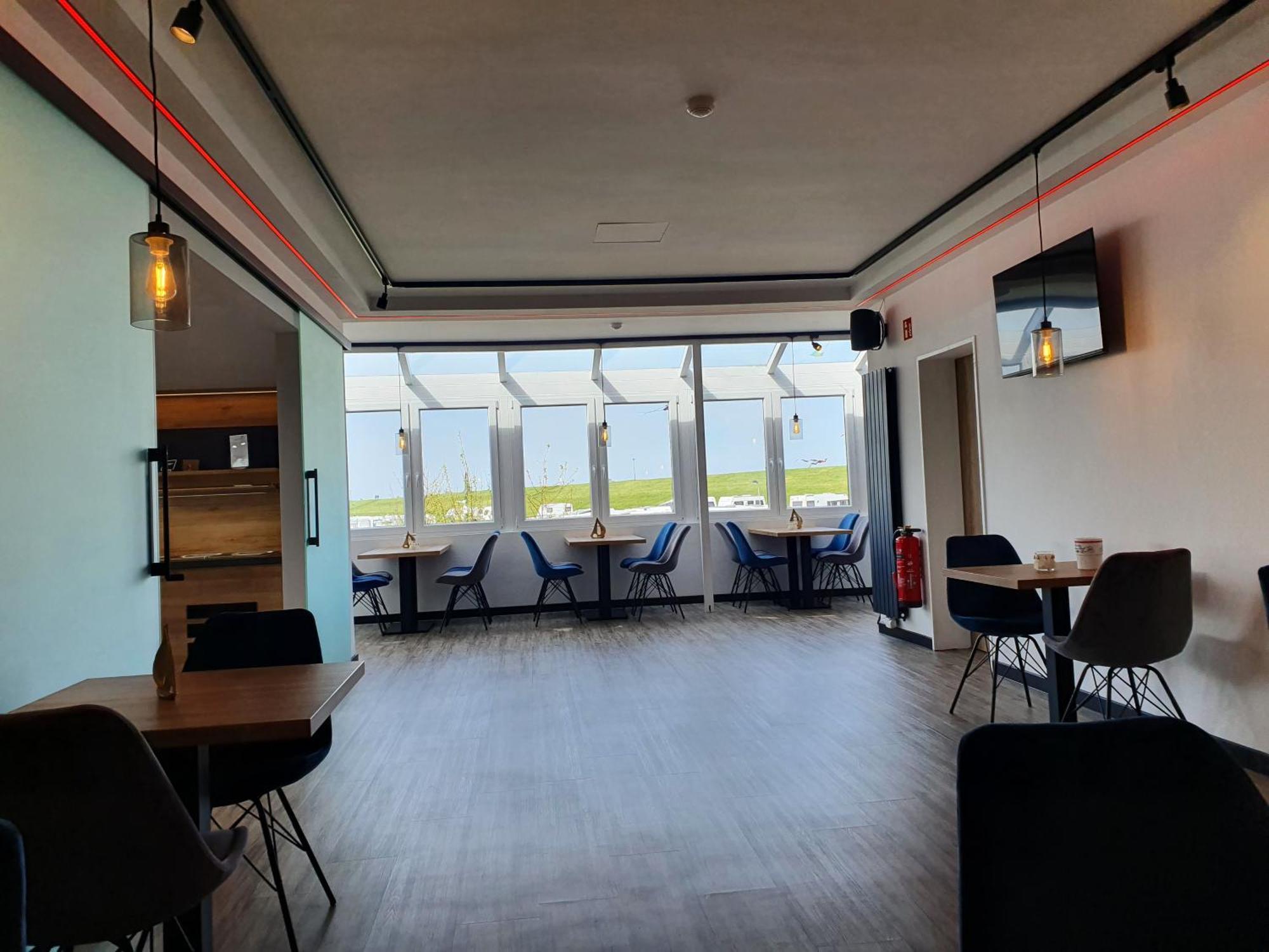Meerzeit Strandhotel Neuharlingersiel Exterior foto